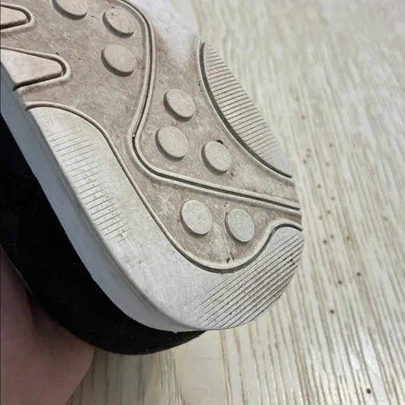 ⏳LAST CHANCE⏳Men’s Reebok Classic Suede and Nylon Sneakers (Black/White) - Picture 14 of 15